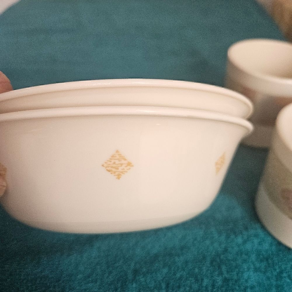 Corelle in Mirage pattern , 2 cups & 2 bowls SALE! - Picture 2 of 5